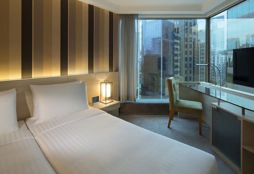 Standard Room, The Royal Pacific  And Towers