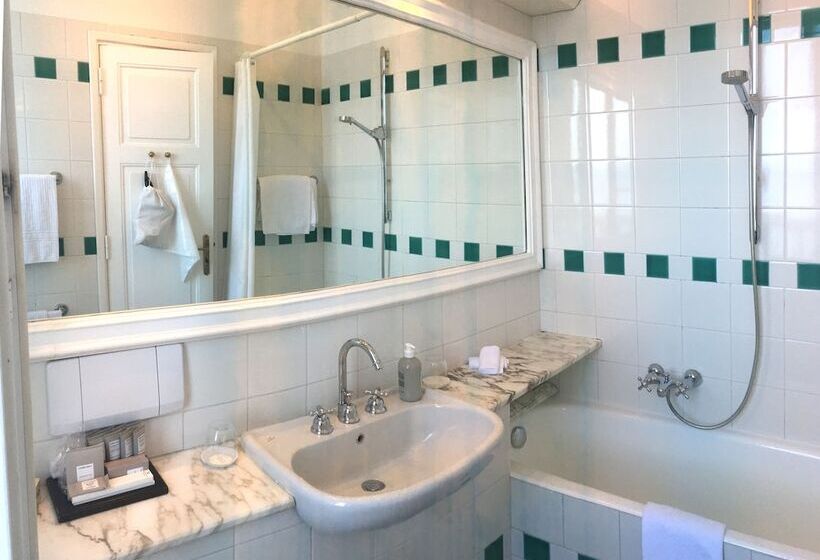 اتاق استاندارد با بالکن و چشم‌انداز دریا, Villa Las Tronas Hotel & Spa