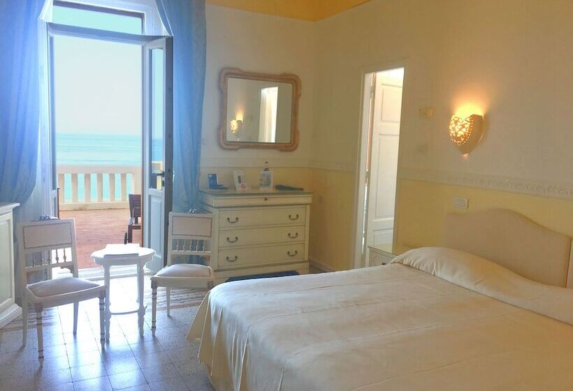اتاق استاندارد با بالکن و چشم‌انداز دریا, Villa Las Tronas Hotel & Spa