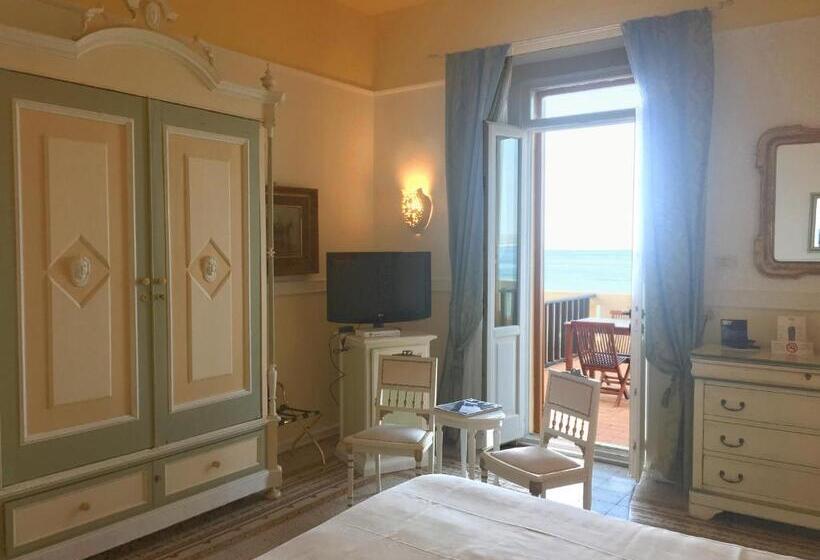 اتاق استاندارد با بالکن و چشم‌انداز دریا, Villa Las Tronas Hotel & Spa