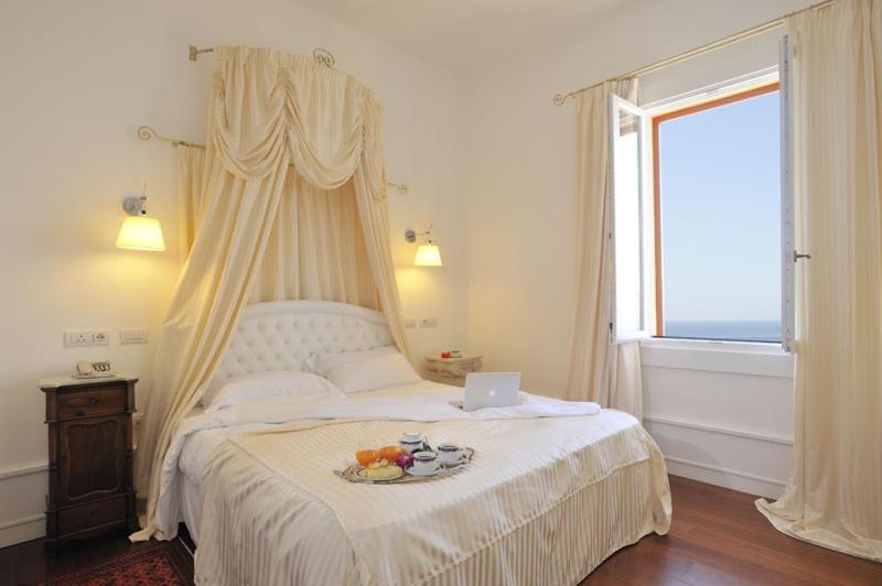 سوئیت با چشم‌انداز دریا و هیدروماساژ, Villa Las Tronas Hotel & Spa