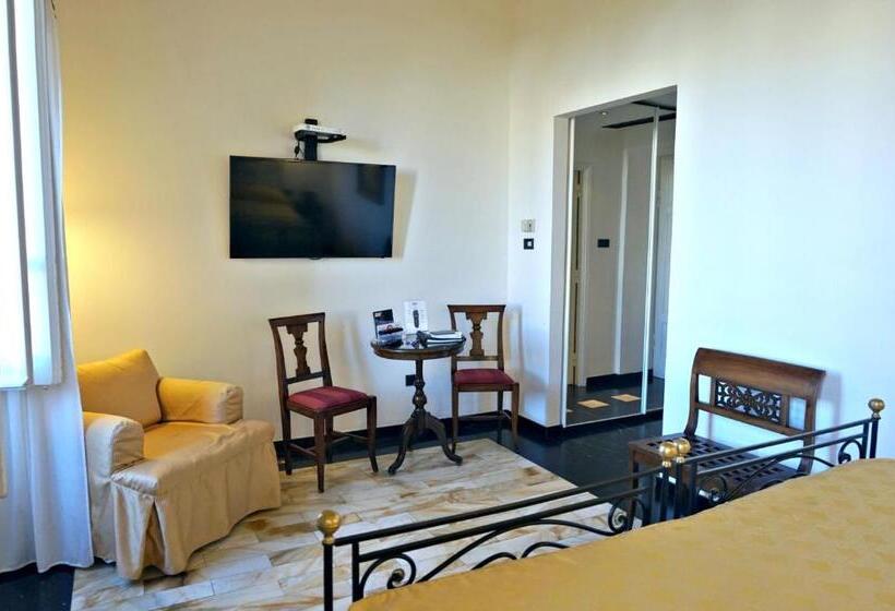 اتاق استاندارد سه تخته با چشم‌انداز باغ, Villa Las Tronas Hotel & Spa