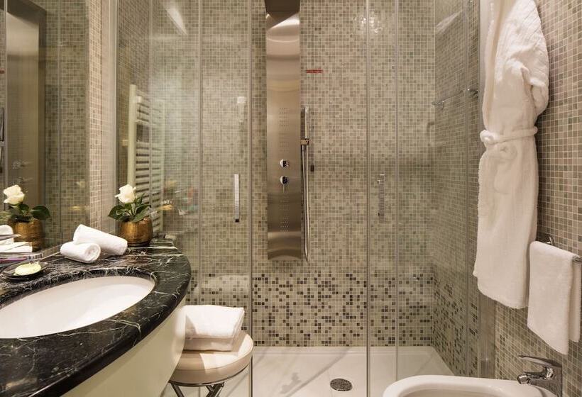 اتاق استاندارد سه نفره, Villa Michelangelo Vicenza – Starhotels Collezione