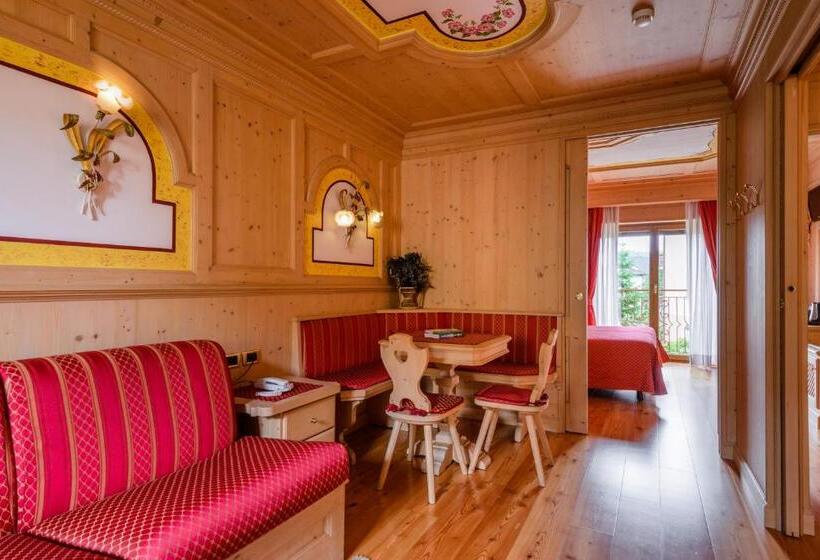 سوییت با چشم‌انداز باغ, Relax Hotel Erica