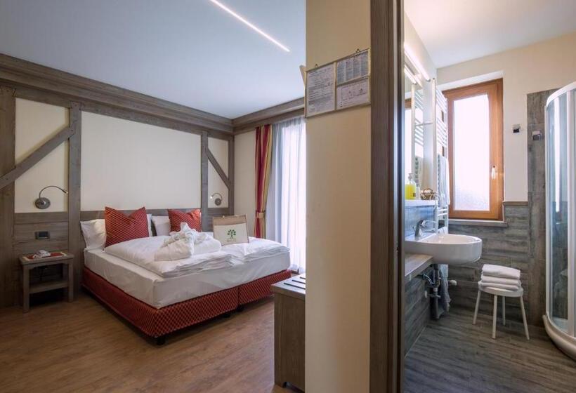 سوییت با چشم‌انداز باغ, Relax Hotel Erica
