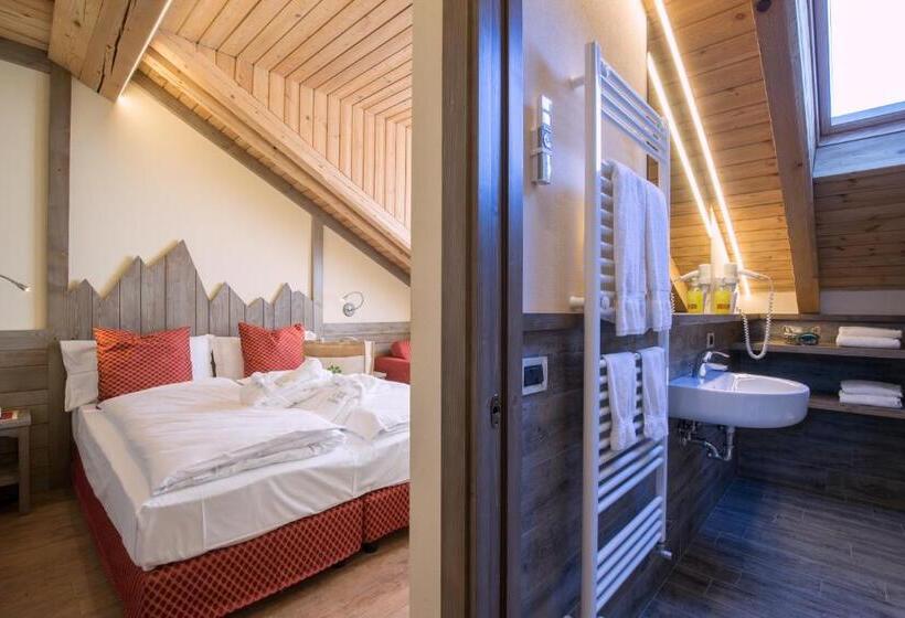 اتاق لوکس سه تخته, Relax Hotel Erica