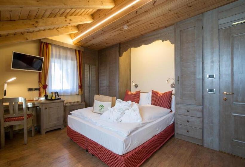 اتاق لوکس سه تخته, Relax Hotel Erica