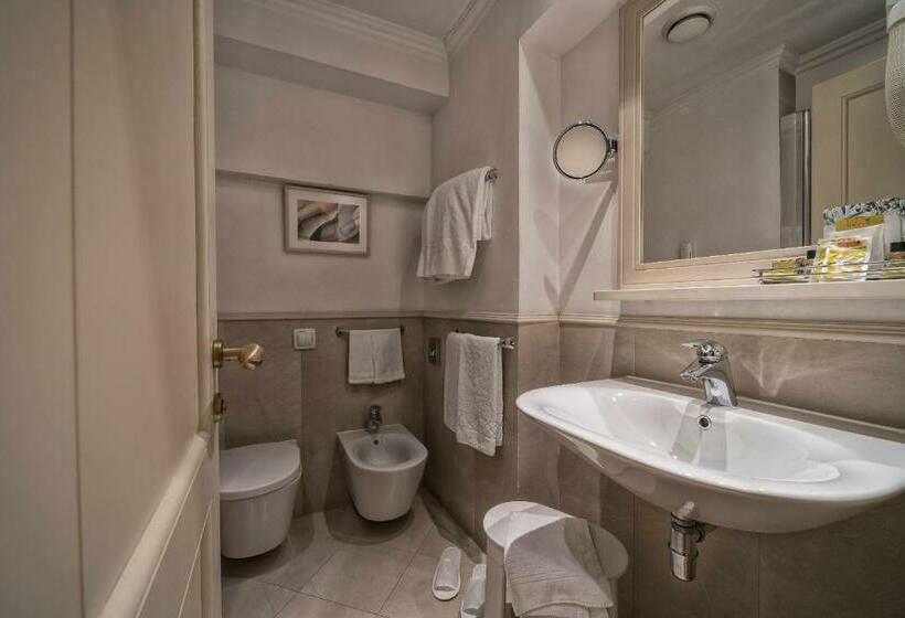 اتاق استاندارد با چشم‌انداز, B&b Hotel Firenze Laurus Al Duomo