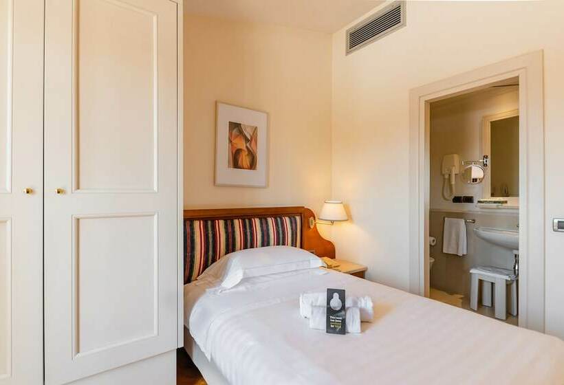 اتاق استاندارد سه نفره, B&b Hotel Firenze Laurus Al Duomo