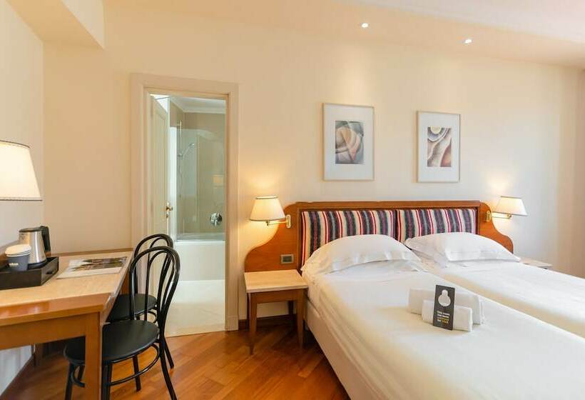 اتاق استاندارد سه نفره, B&b Hotel Firenze Laurus Al Duomo