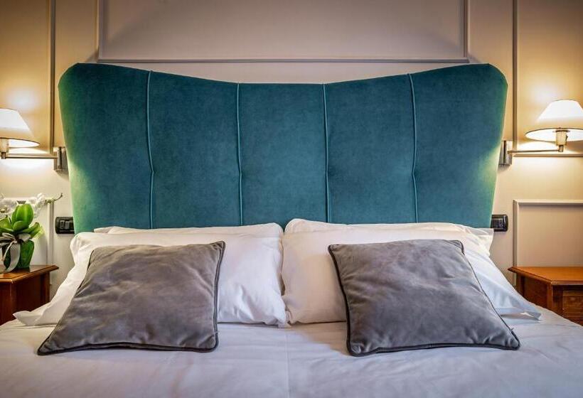 اتاق لوکس با تخت بزرگ, Boutique Hotel Borgo