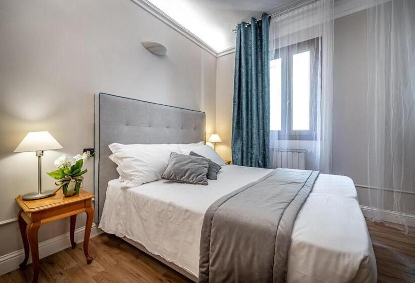 اتاق لوکس با تخت بزرگ, Boutique Hotel Borgo