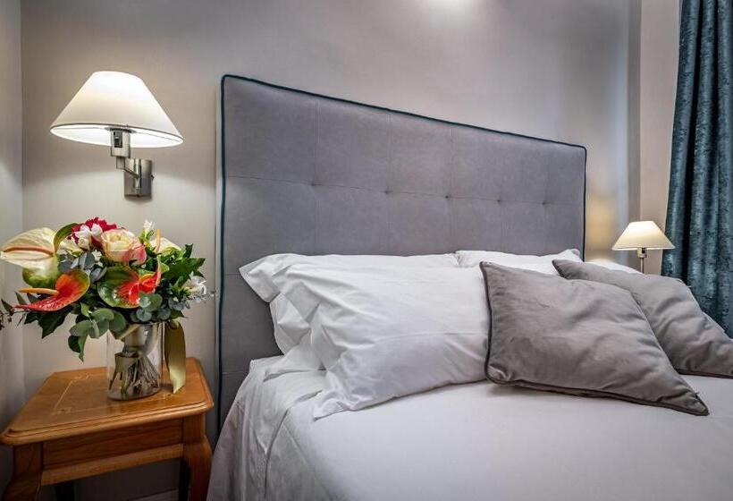 اتاق لوکس با تخت بزرگ, Boutique Hotel Borgo