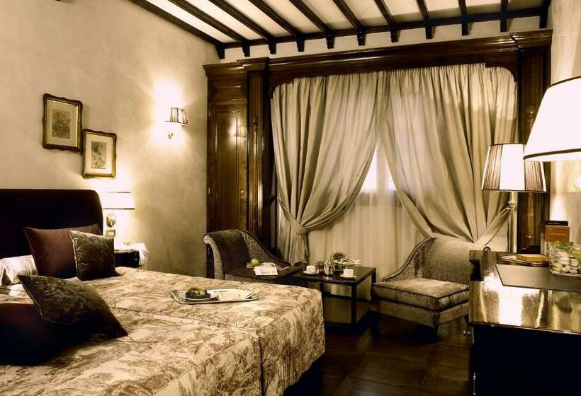 سوییت جونیور, Grand Hotel Baglioni