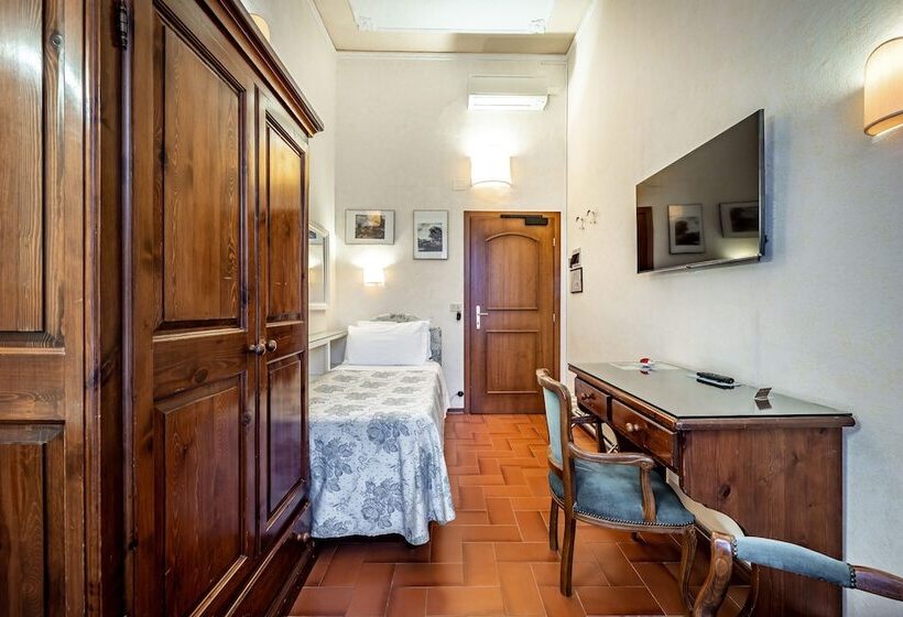 Standard Single Room, Alessandra