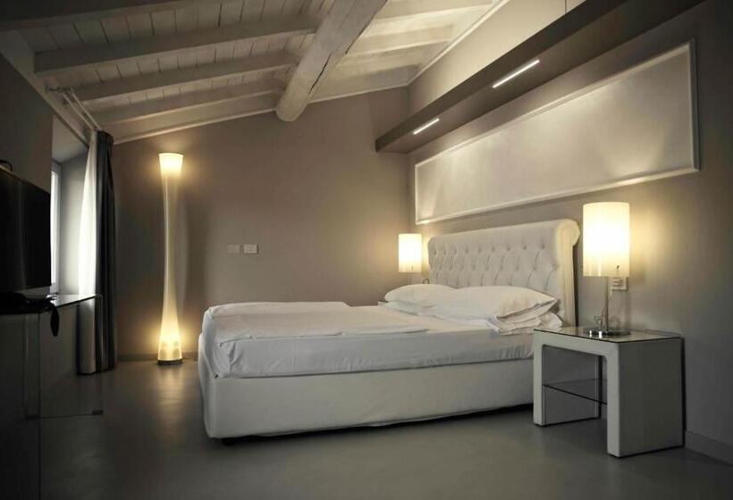 Superior room with lake view, Bogliaco