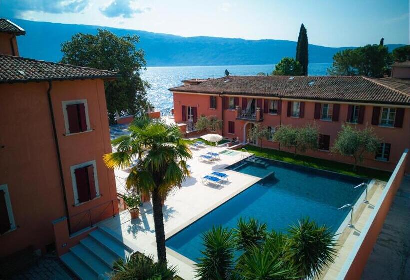 Superior room with lake view, Bogliaco