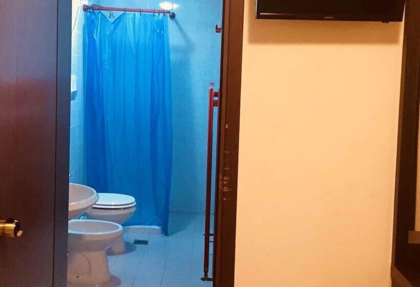 اتاق استاندارد سه نفره, Colombo
