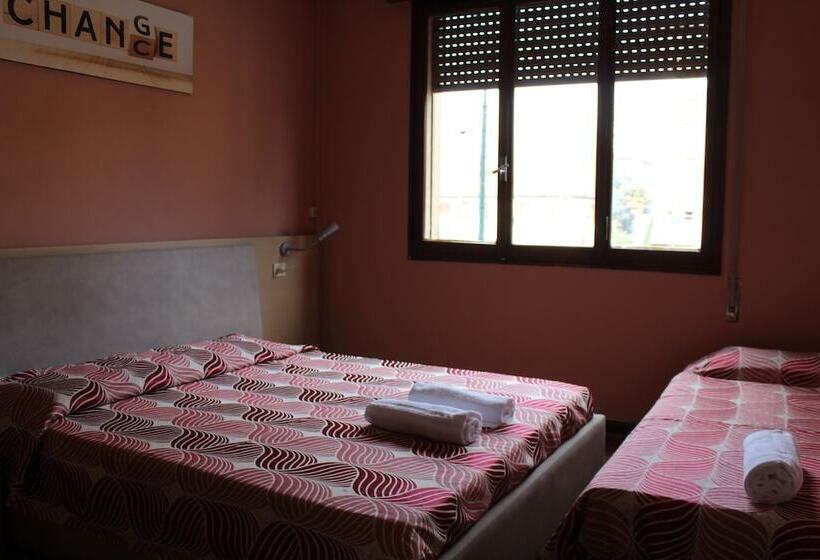اتاق استاندارد سه نفره, Colombo