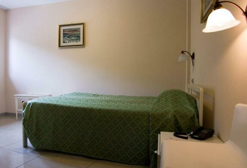 Standard Single Room, Cristallo