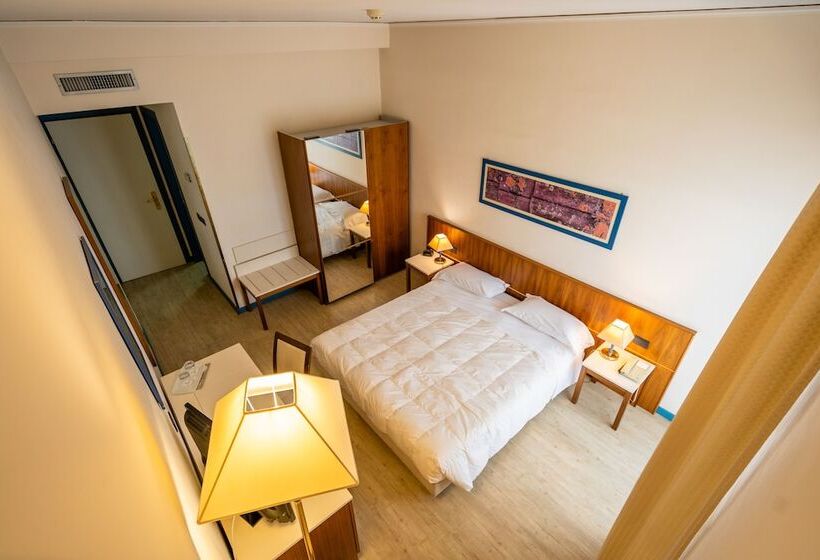 اتاق استاندارد, Europa Palace
