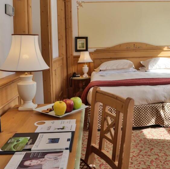 اتاق خانوادگی, Th Madonna Di Campiglio | Golf