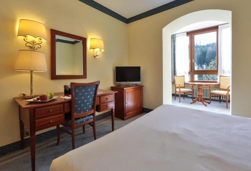 اتاق اجرایی سه نفره, Th Madonna Di Campiglio | Golf