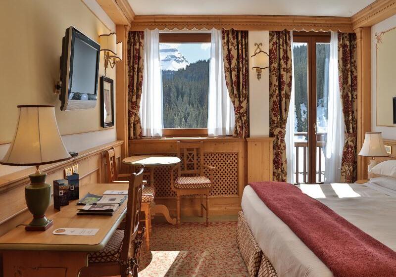 اتاق اجرایی سه نفره, Th Madonna Di Campiglio | Golf