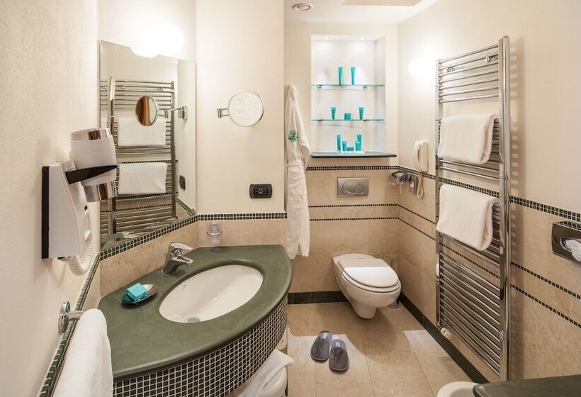 اتاق اجرایی یک تخته, Grand Hotel Diana Majestic
