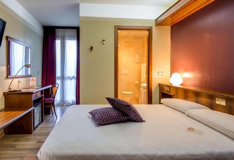 اتاق لوکس یک تخته, La Villa   Sure Hotel Collection By Best Western