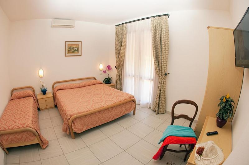 اتاق سوپریور سه تخته, Lo Scirocco