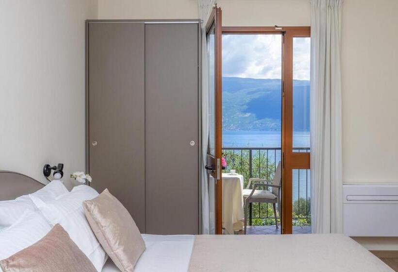 Superior room with lake view, Meandro   Lake View