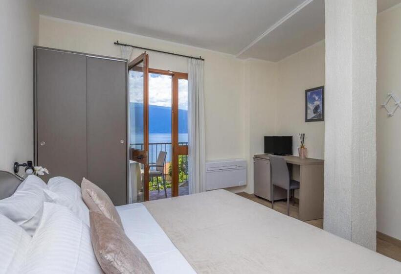 Superior room with lake view, Meandro   Lake View