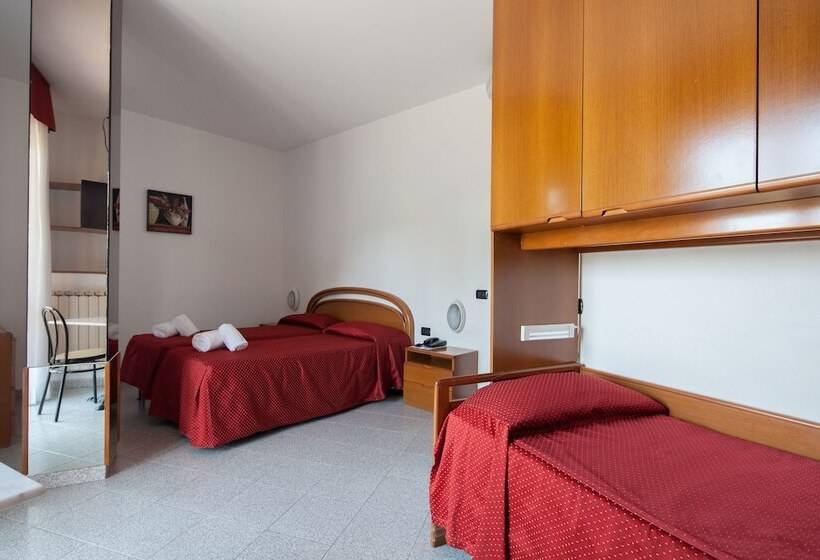 Standard Triple Room, Nella