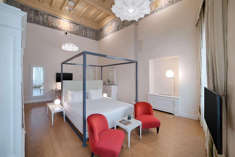 سوییت جونیور, NH Collection Firenze Porta Rossa