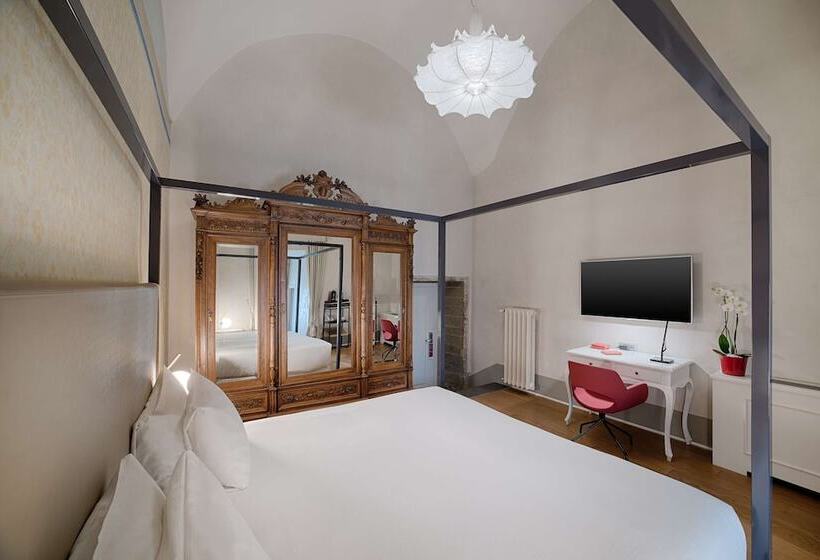 اتاق خانوادگی تودرتو, NH Collection Firenze Porta Rossa