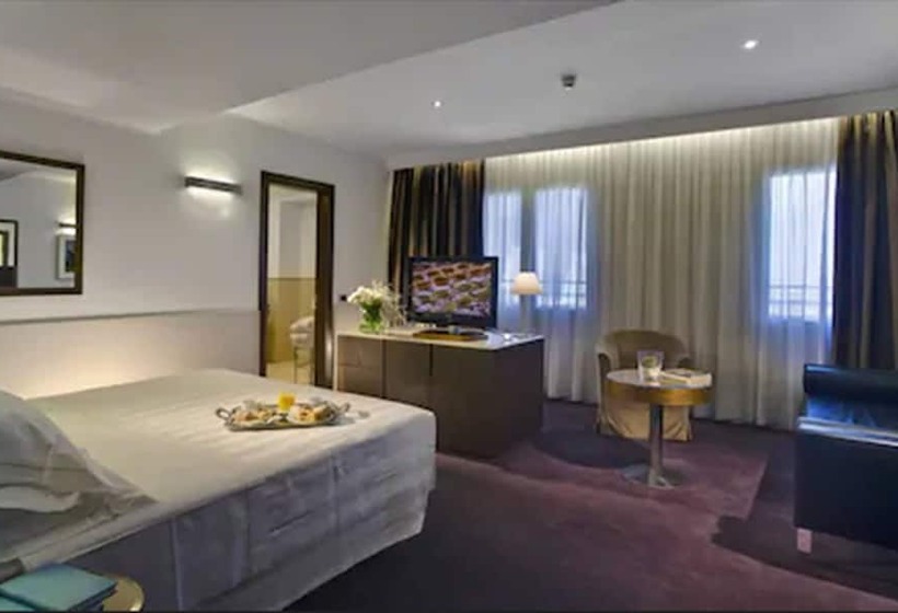 Deluxe Room, The Plaza