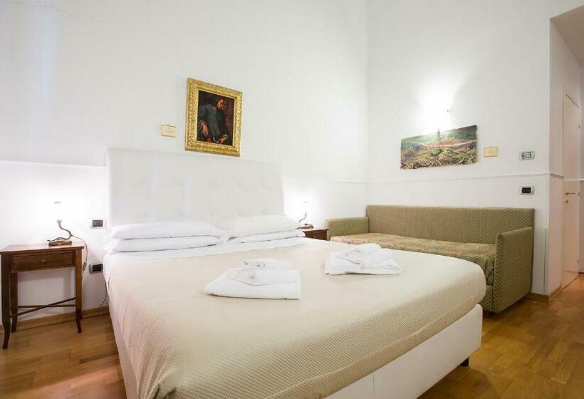 اتاق استاندارد سه نفره, Relais Hotel Centrale Dimora Storica