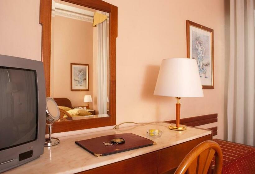 Chambre Individuelle Classique, Roma