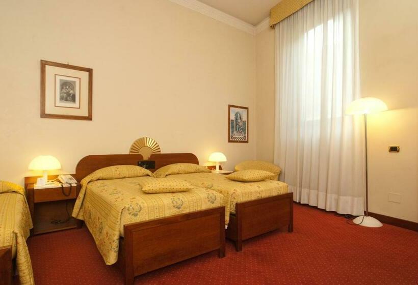 Chambre Quadruple Classique, Roma