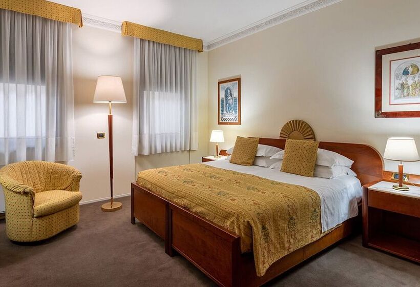 Chambre Classique, Roma