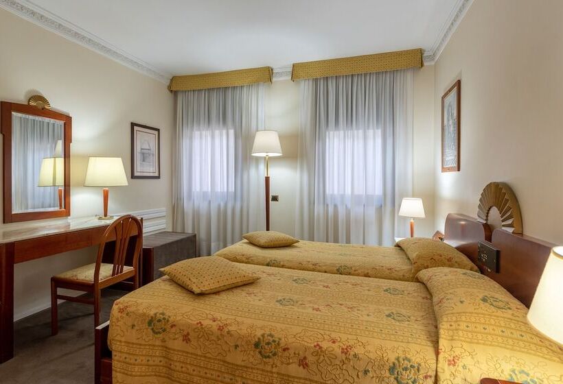 Chambre Classique, Roma