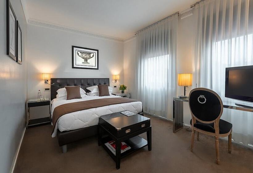 Chambre Triple Classique, Roma