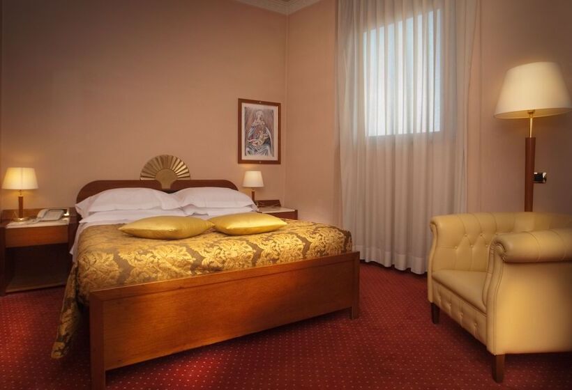 Chambre Classique, Roma