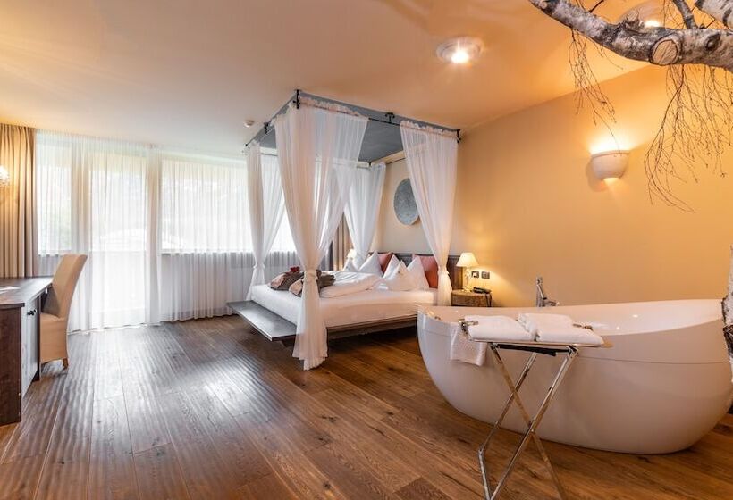 سوییت لوکس, Romantik Hotel Santer