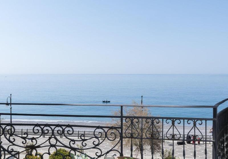 اتاق استاندارد با چشم‌انداز دریا, Sole Splendid