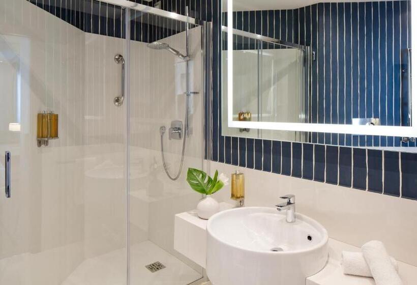 اتاق لوکس با چشم‌انداز شهر, Starhotels President
