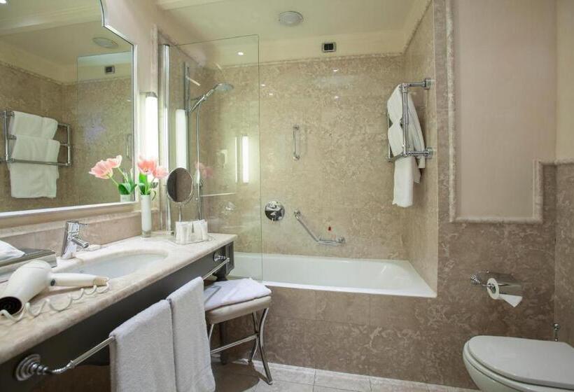 اتاق استاندارد سه نفره, Starhotels Tuscany