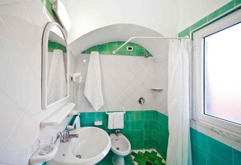 اتاق استاندارد یک نفره, Villa Svizzera Terme