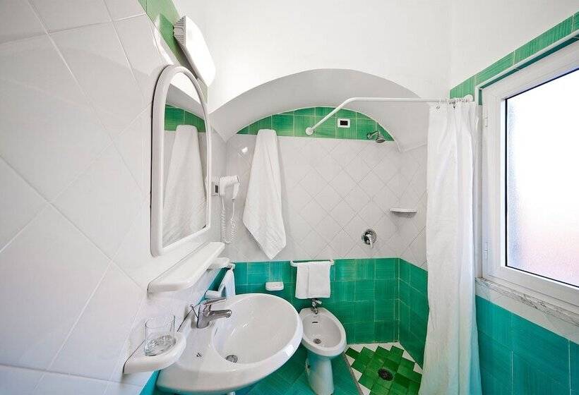 اتاق استاندارد یک نفره, Villa Svizzera Terme